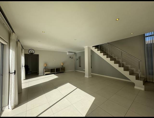 4 BEDROOM HOUSE FOR SALE IN PARKLANDS NORTH